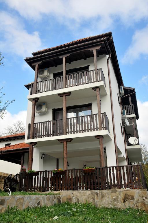 Family Hotel And Restaurant Plamena Oreshak  Exterior photo