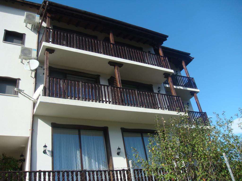 Family Hotel And Restaurant Plamena Oreshak  Exterior photo