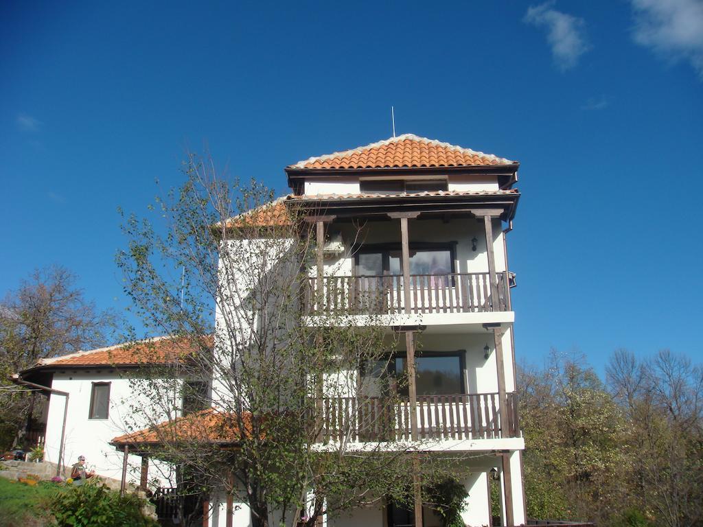 Family Hotel And Restaurant Plamena Oreshak  Exterior photo