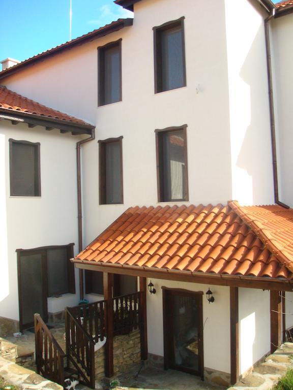 Family Hotel And Restaurant Plamena Oreshak  Exterior photo